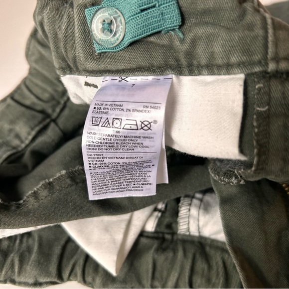 Two pair boys Old Navy shorts - Picture 8 of 8